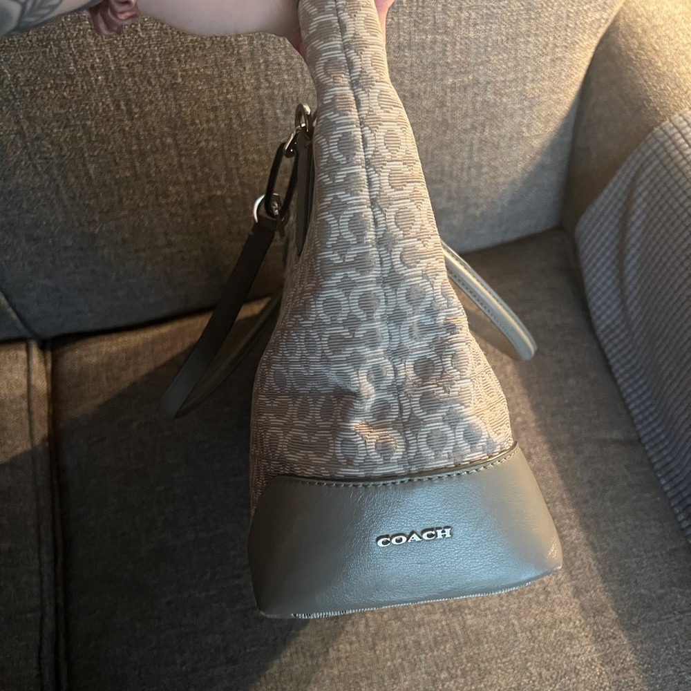 Coach Tote - Picture 5 of 9